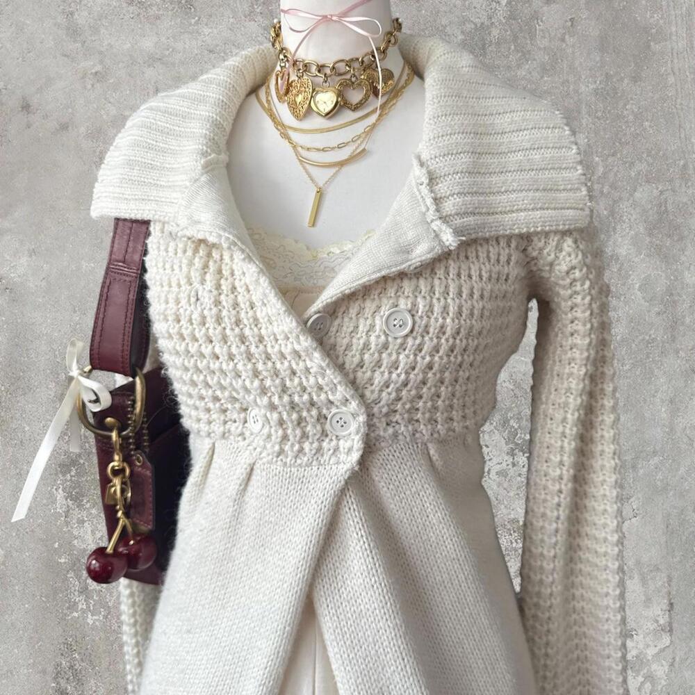 Cozy coquette brookie yancey chunky knit white sweater‎ with double buttons - Picture 2 of 3